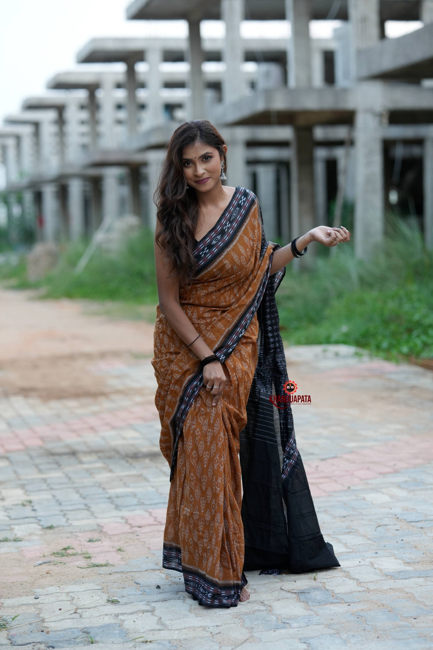Black & Brown Body Design Cotton Saree For Women