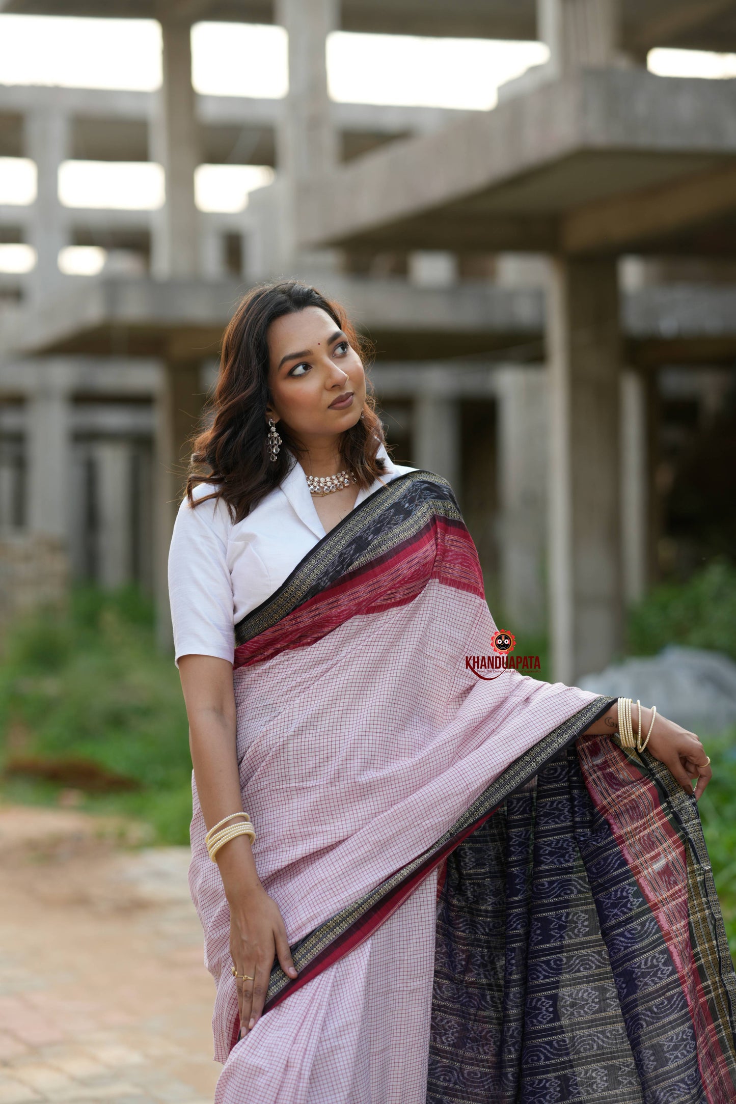 White & Red Double Border Design Cotton Saree For Women