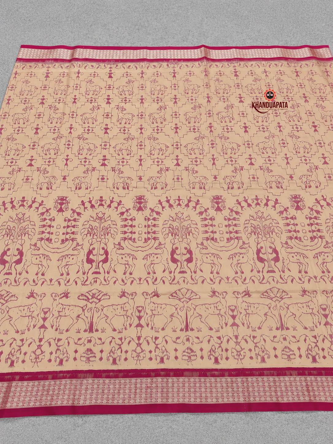 Cream and magenta floral design silk saree by Khanduapata - border detail