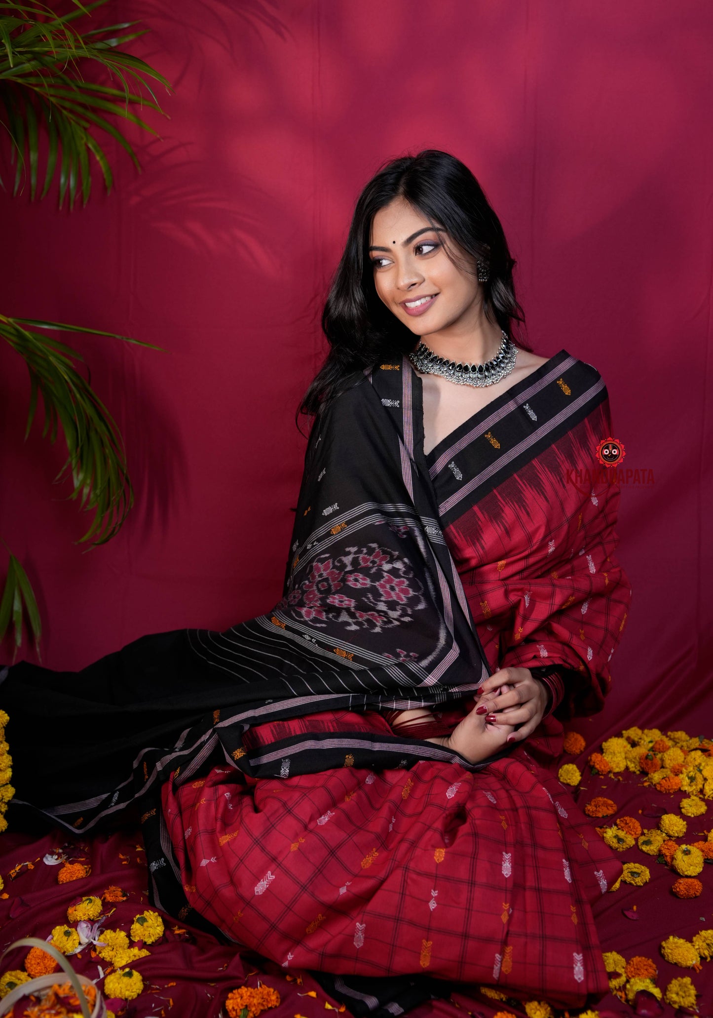 Red & Black Colour Fish Design Cotton Saree For Women