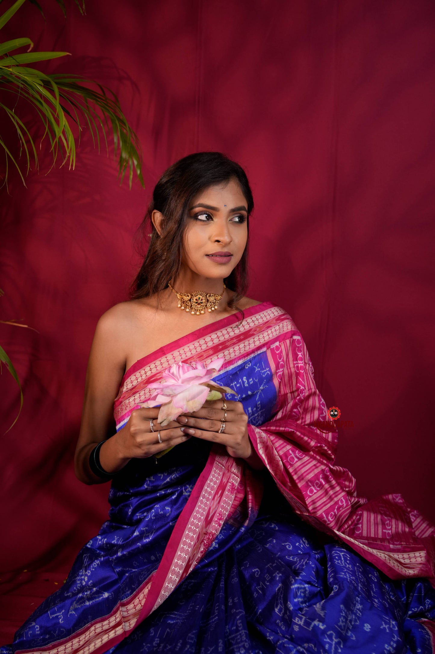 Red & Blue Colour Geometric Design Silk Saree For Women