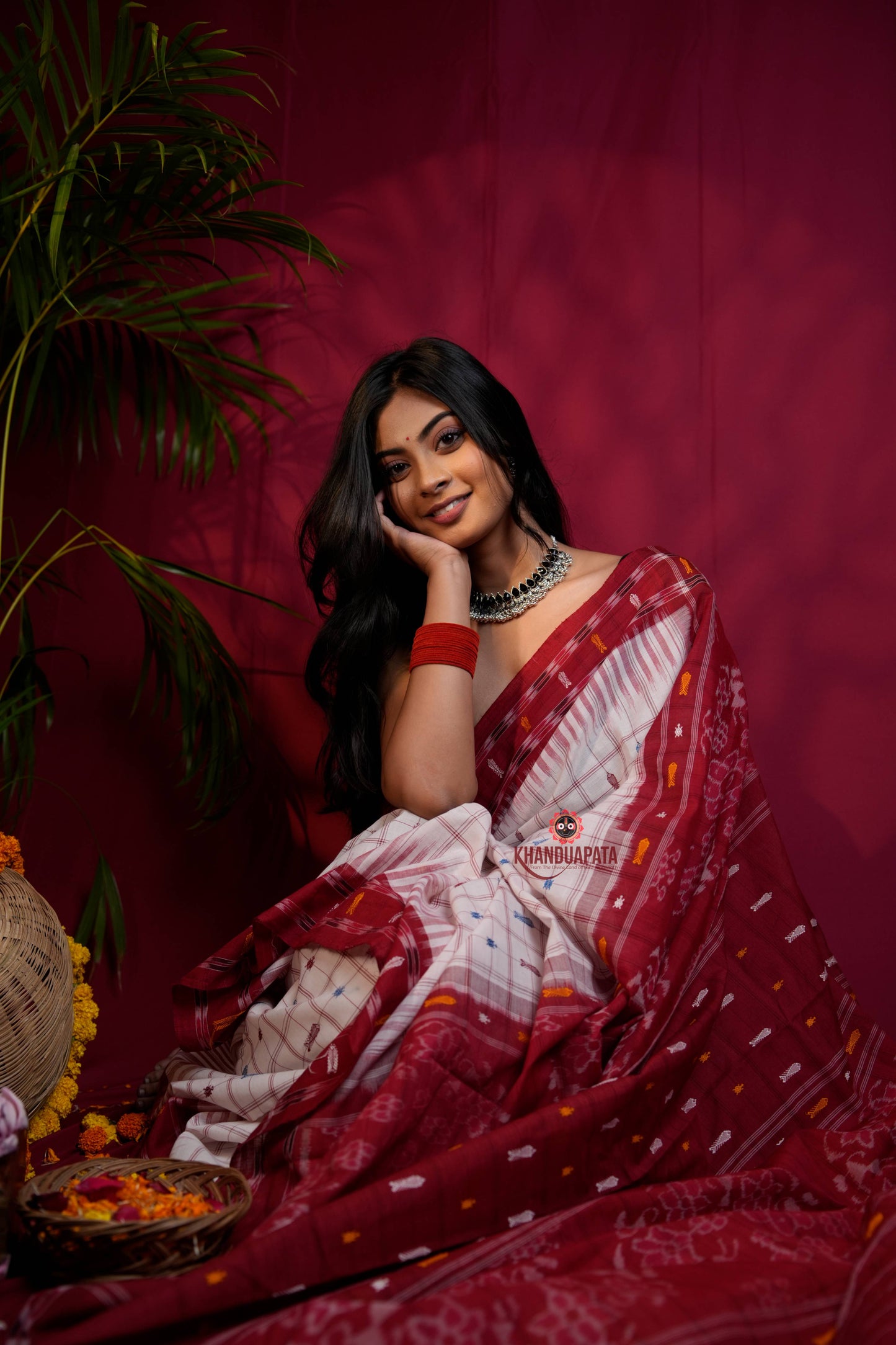 Red & White Colour Fish Design Cotton Saree For Women