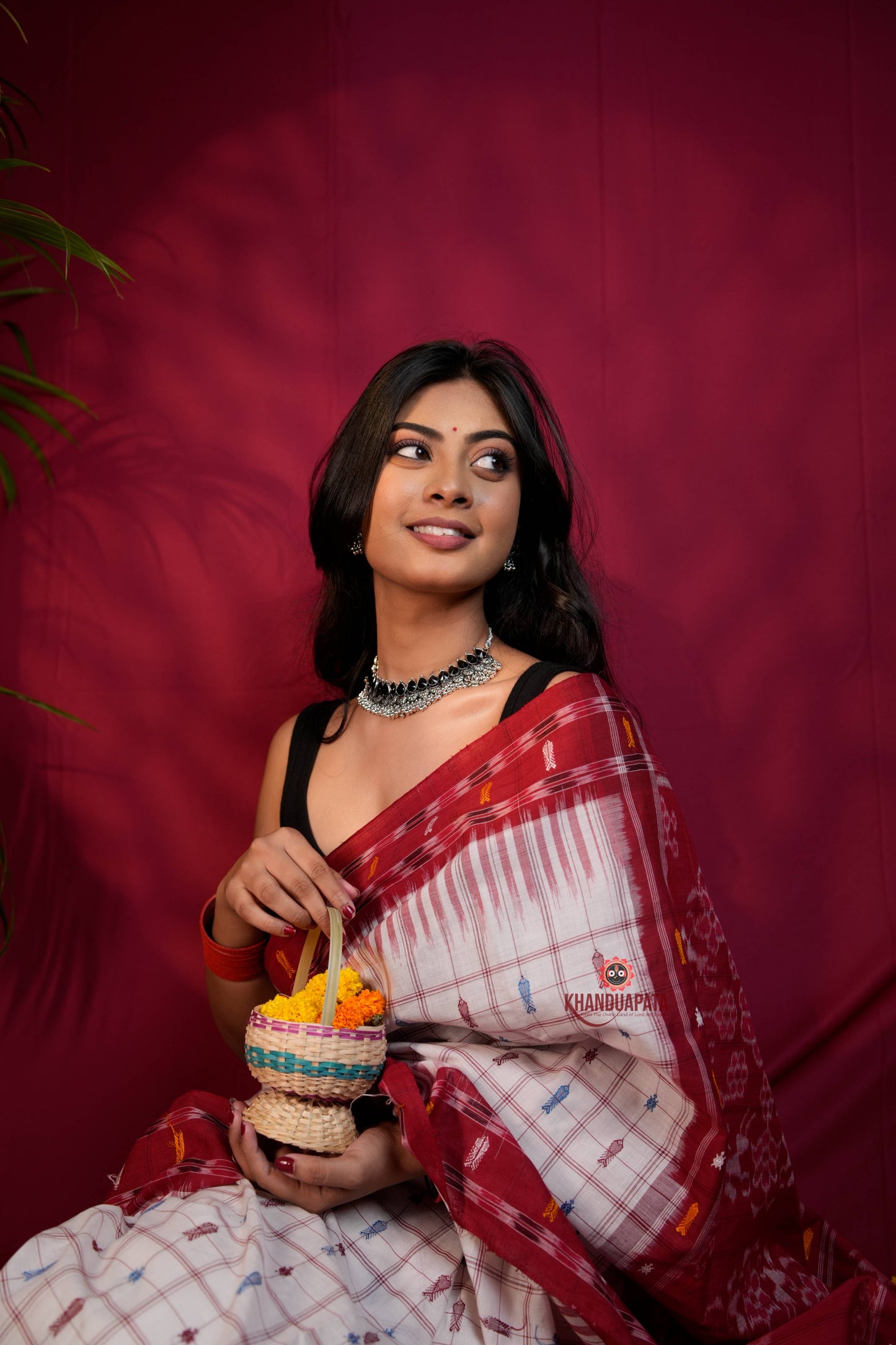 Red & White Colour Fish Design Cotton Saree For Women