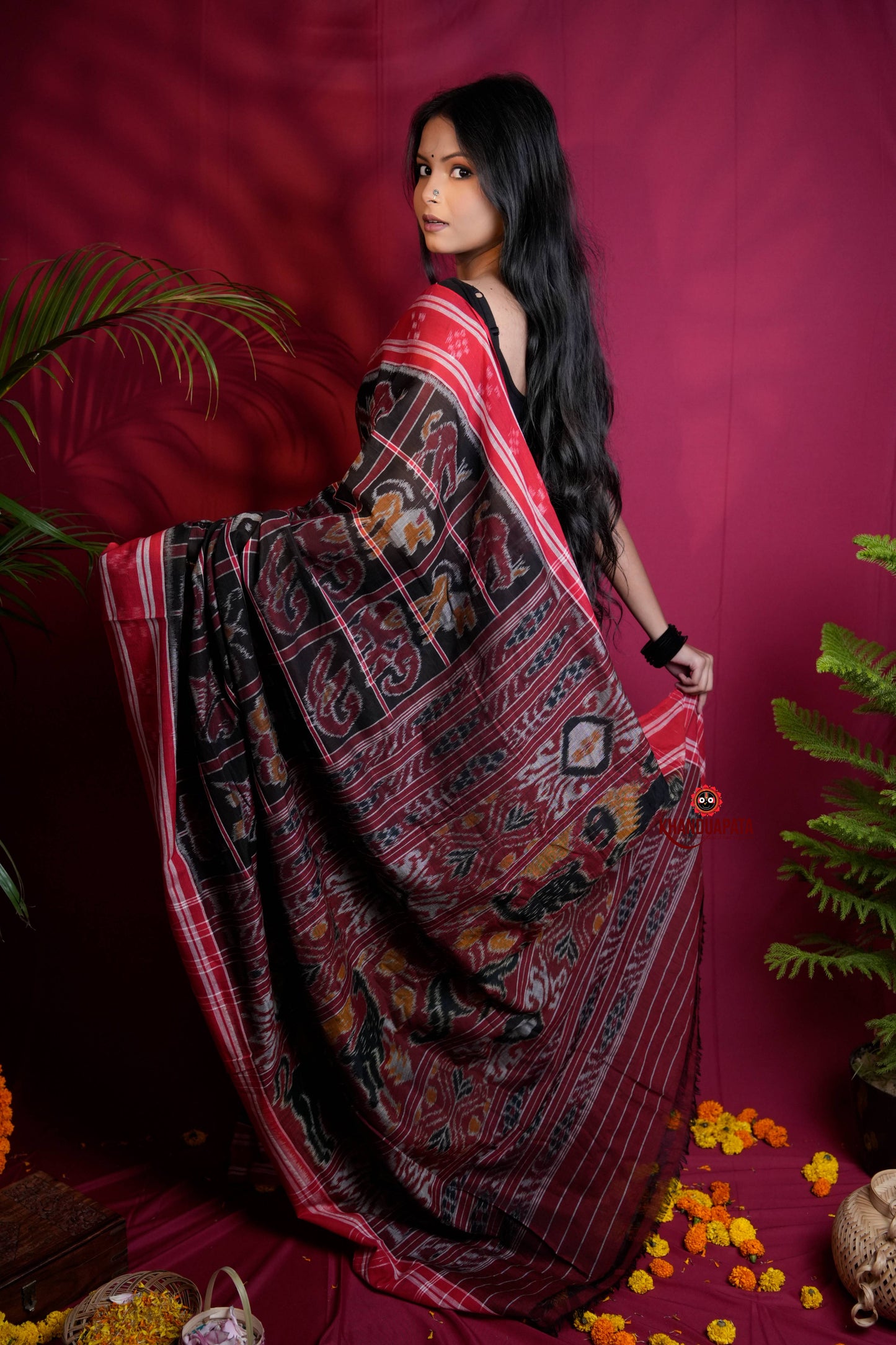 Black & Red Colour Navakothi Design Cotton Saree For Women