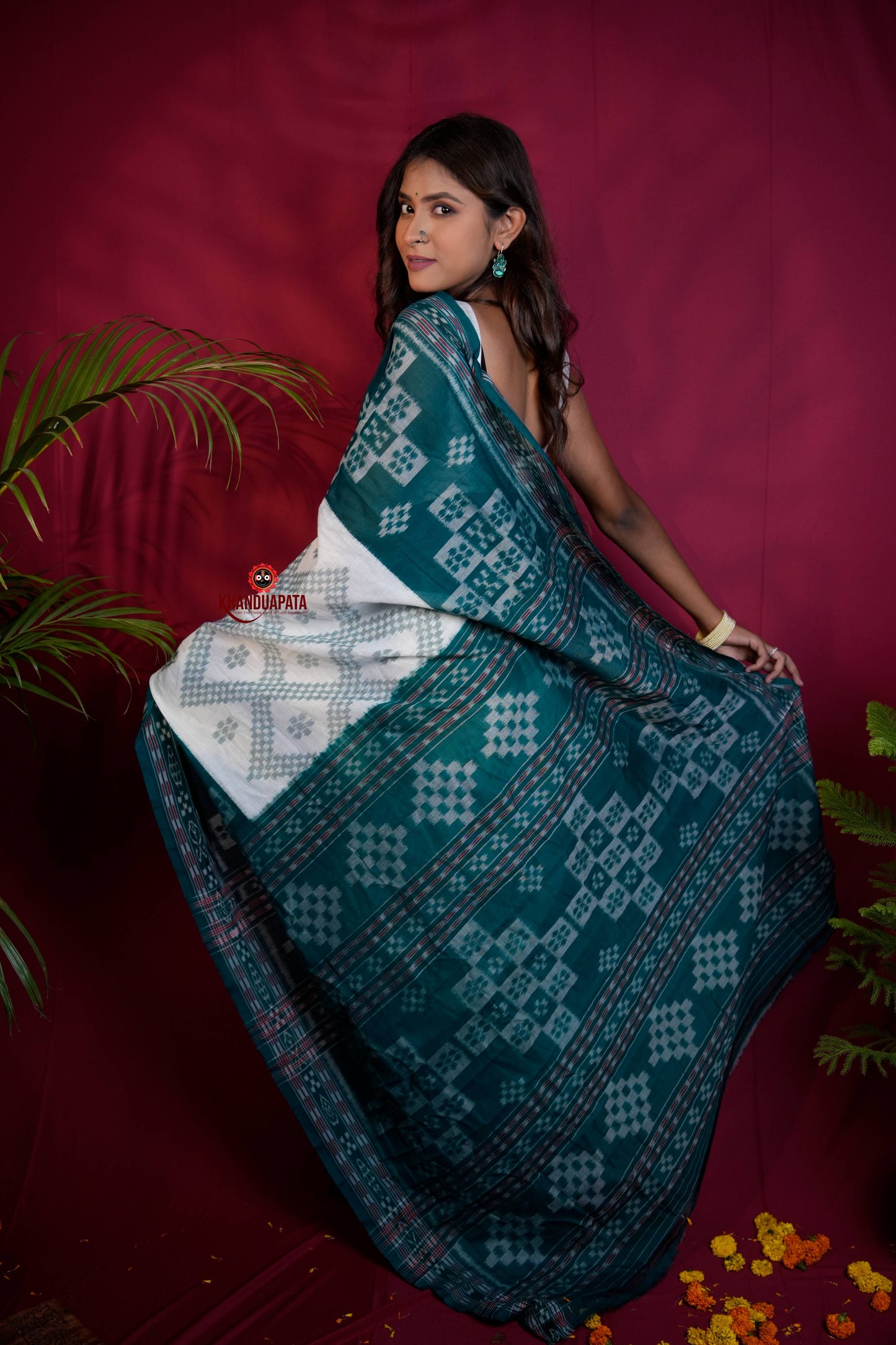 Green & White Colour Body Design Cotton Saree For Women