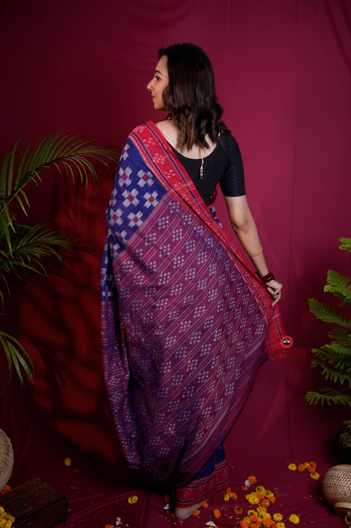 Red & Blue Colour Pasapali Border Body Design Cotton Saree For Women