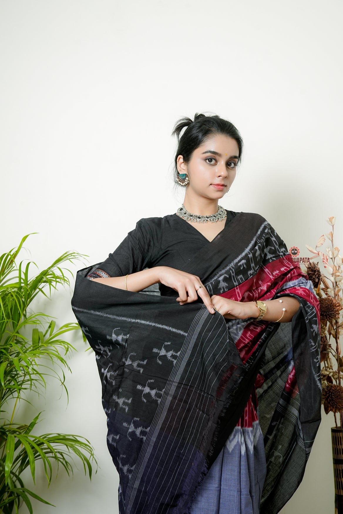 Grey Doll Design Cotton Saree For Women