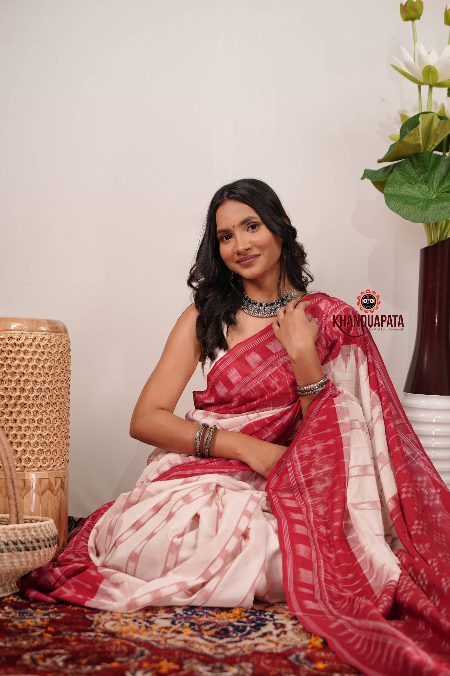 Red & Off White Body Design Cotton Saree For Women