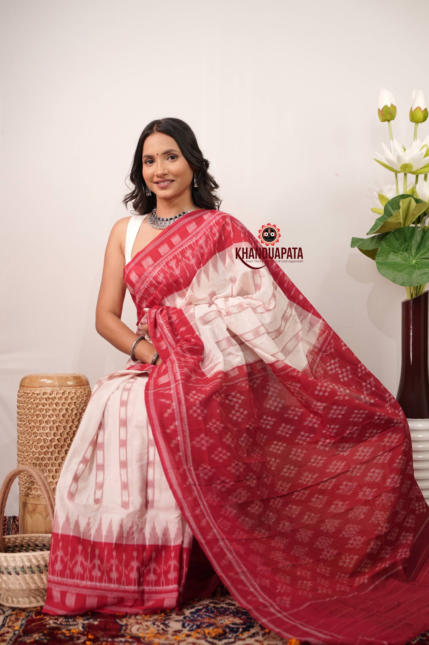Red & Off White Body Design Cotton Saree For Women