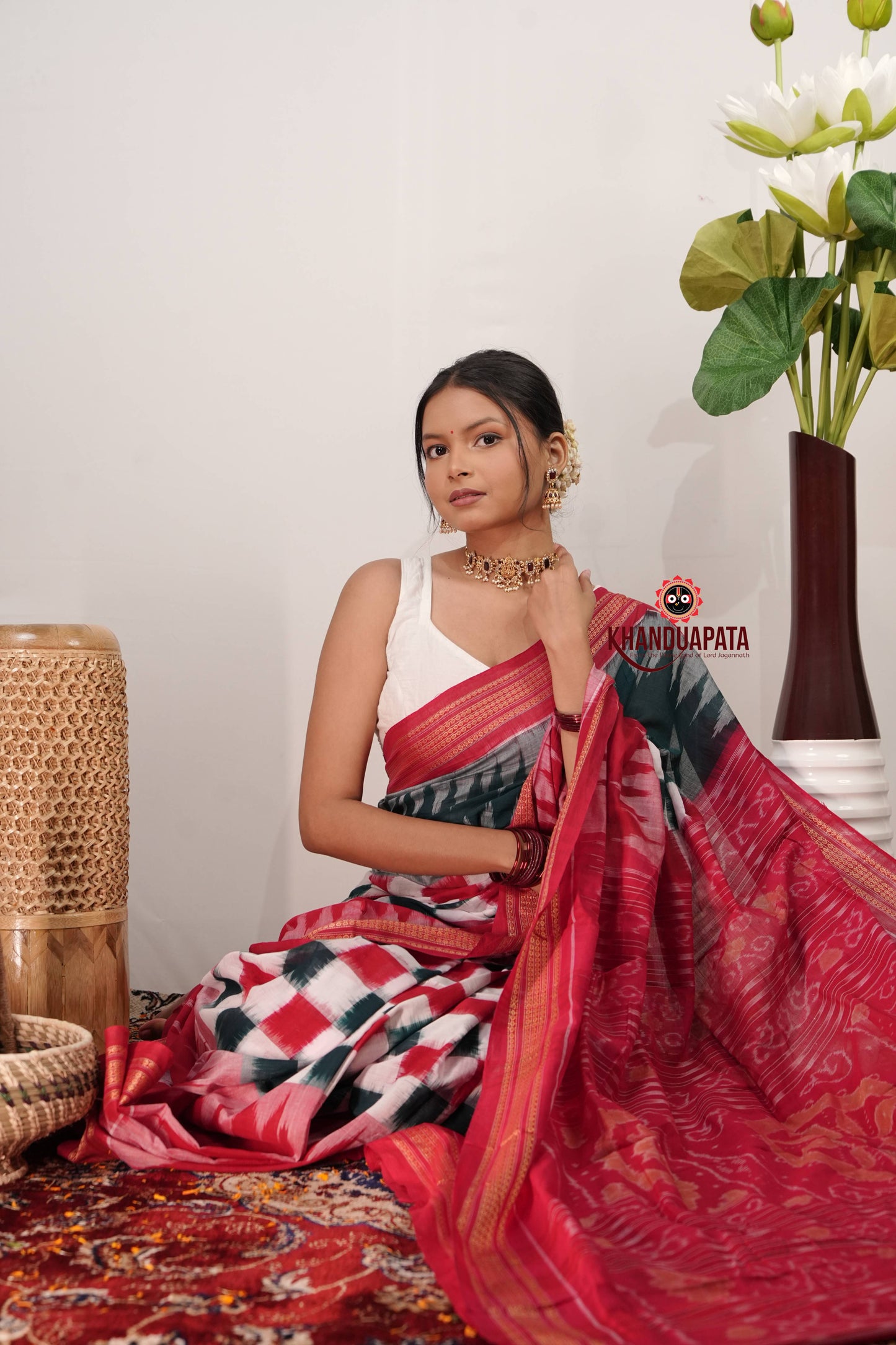 Green & Red Box Pasapali Design Cotton Saree For Women