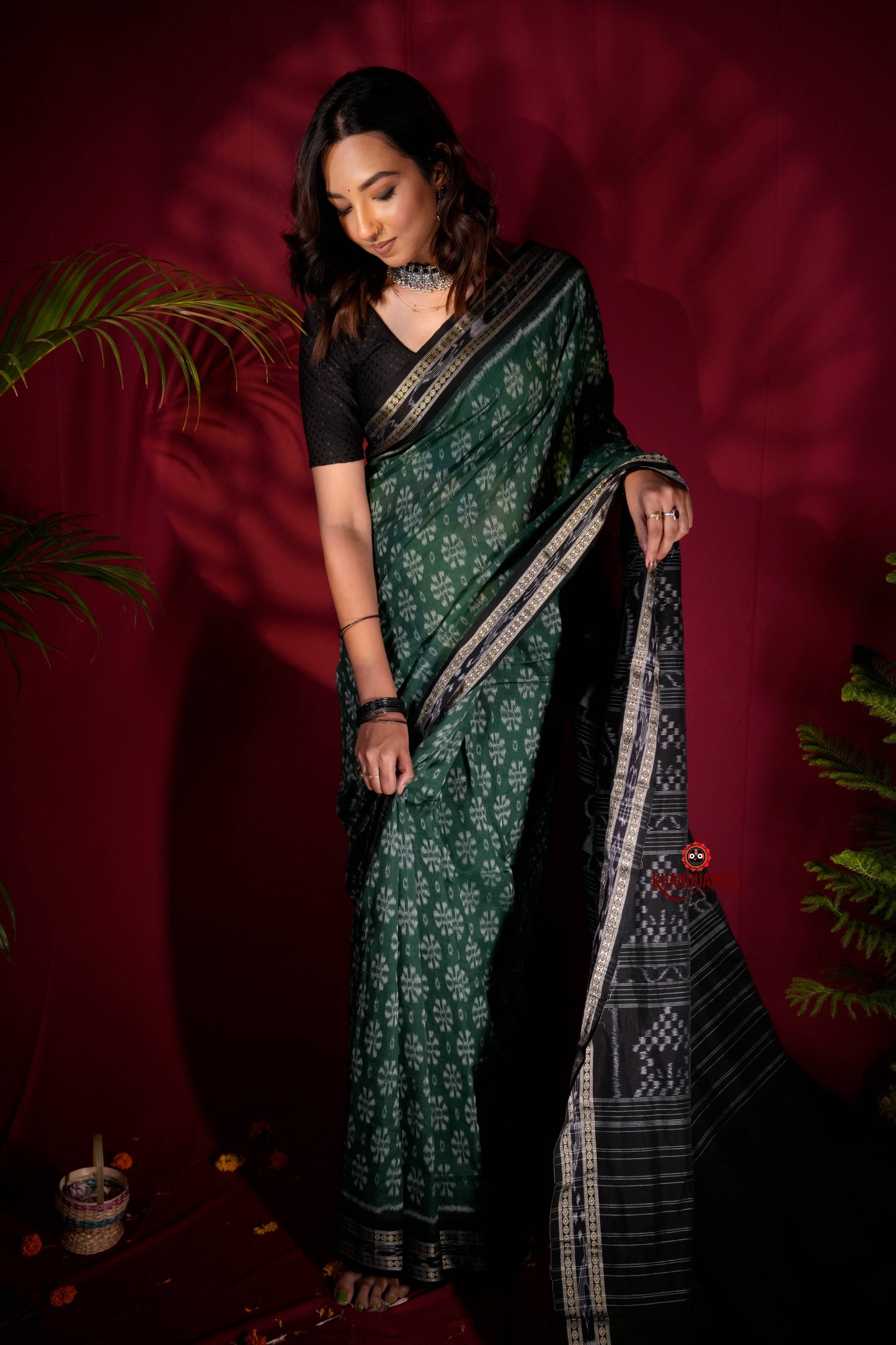 Green & Black Colour Flower Design Cotton Saree For Women