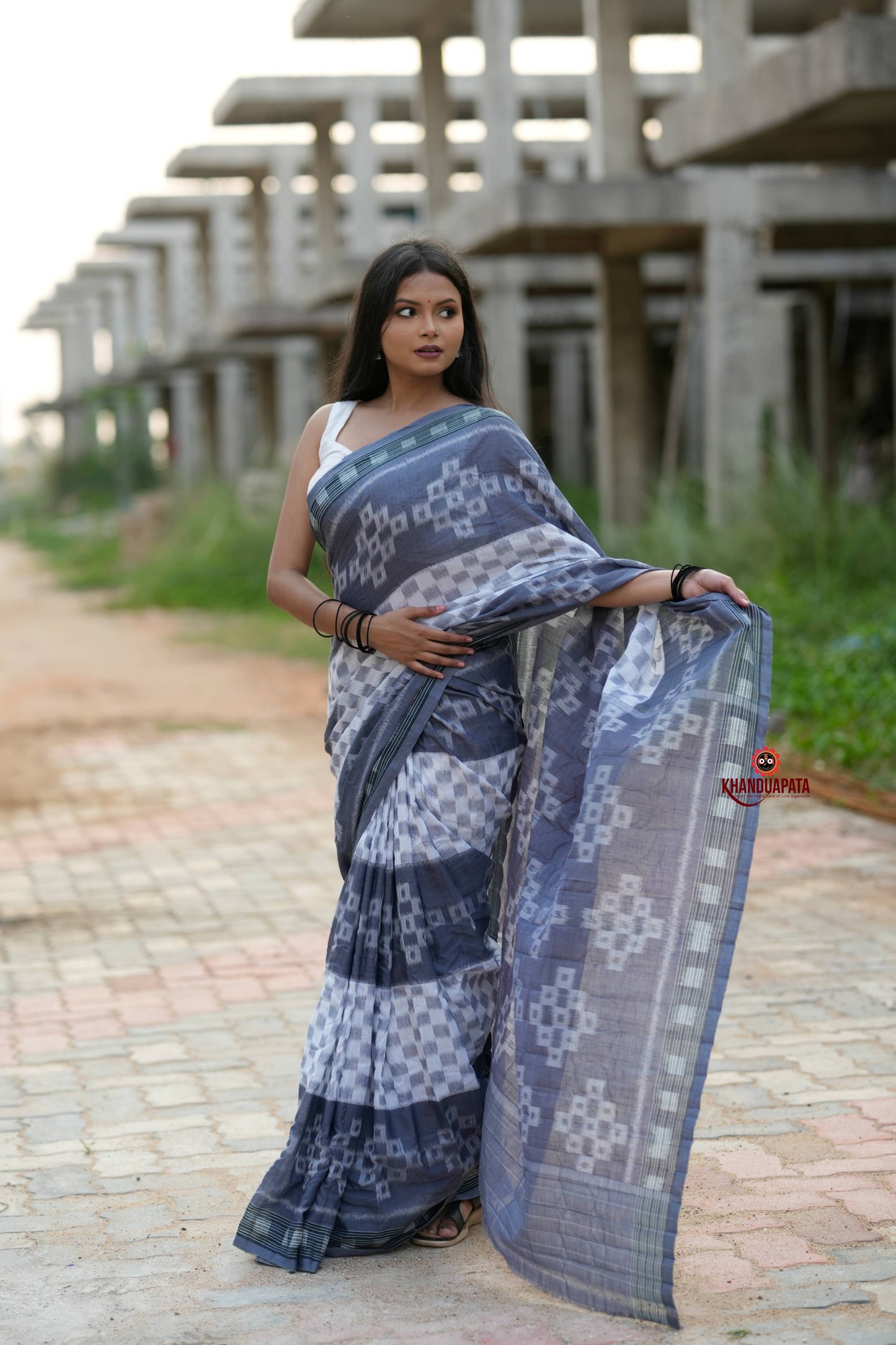 Grey & White Body Design Cotton Saree For Women