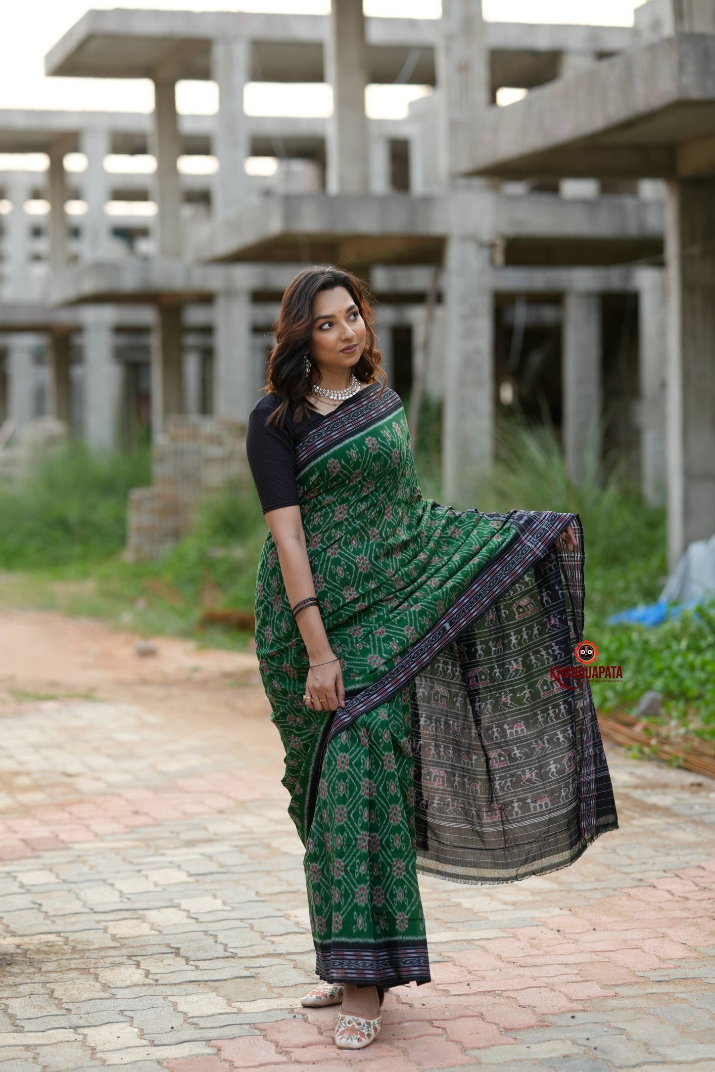 Black & Green Body Design Cotton Saree For Women