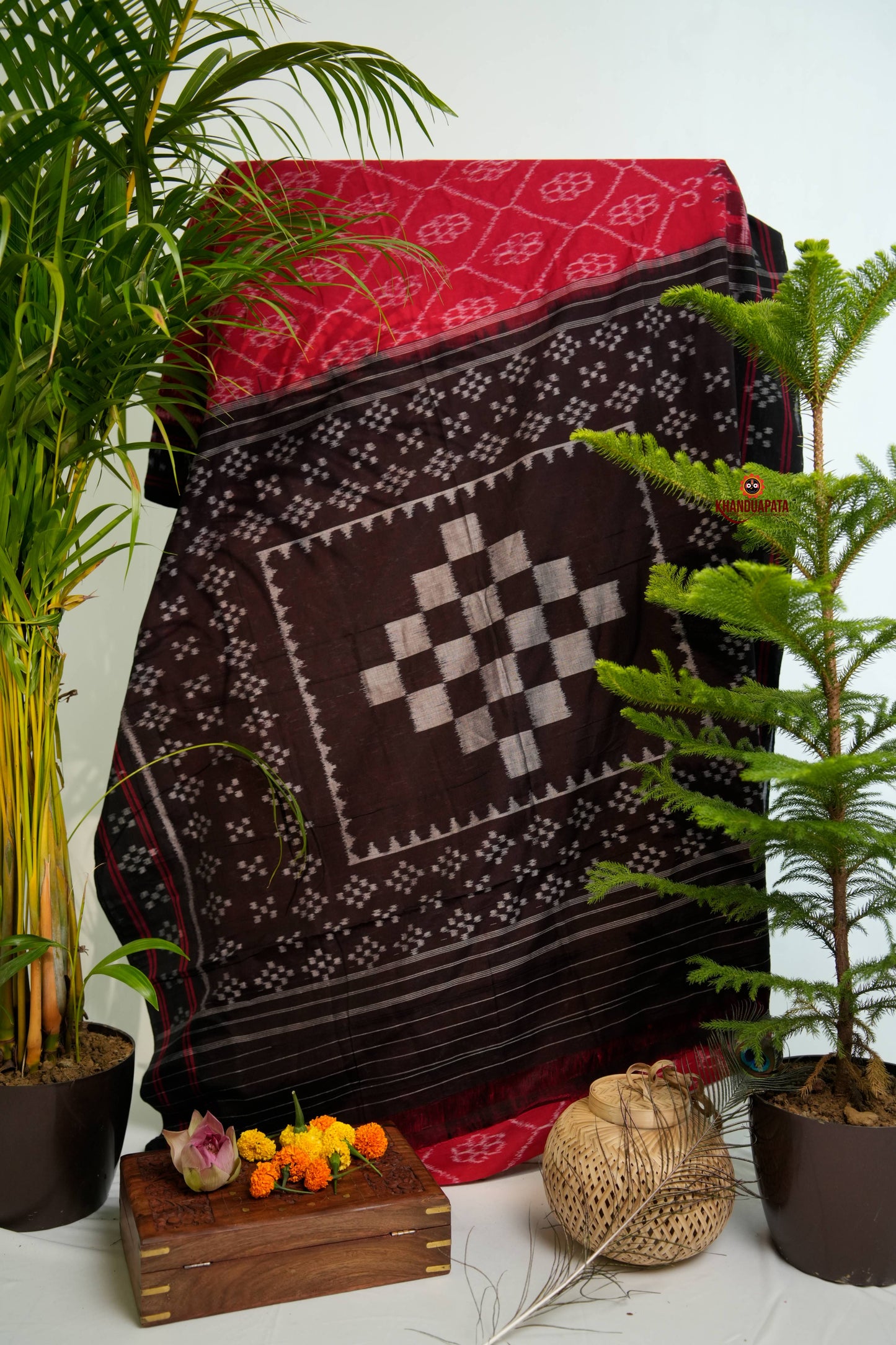 Red & Black Oval Design Pasapali Border Cotton Saree For Women